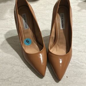Steve Madden Women's Tan Pumps